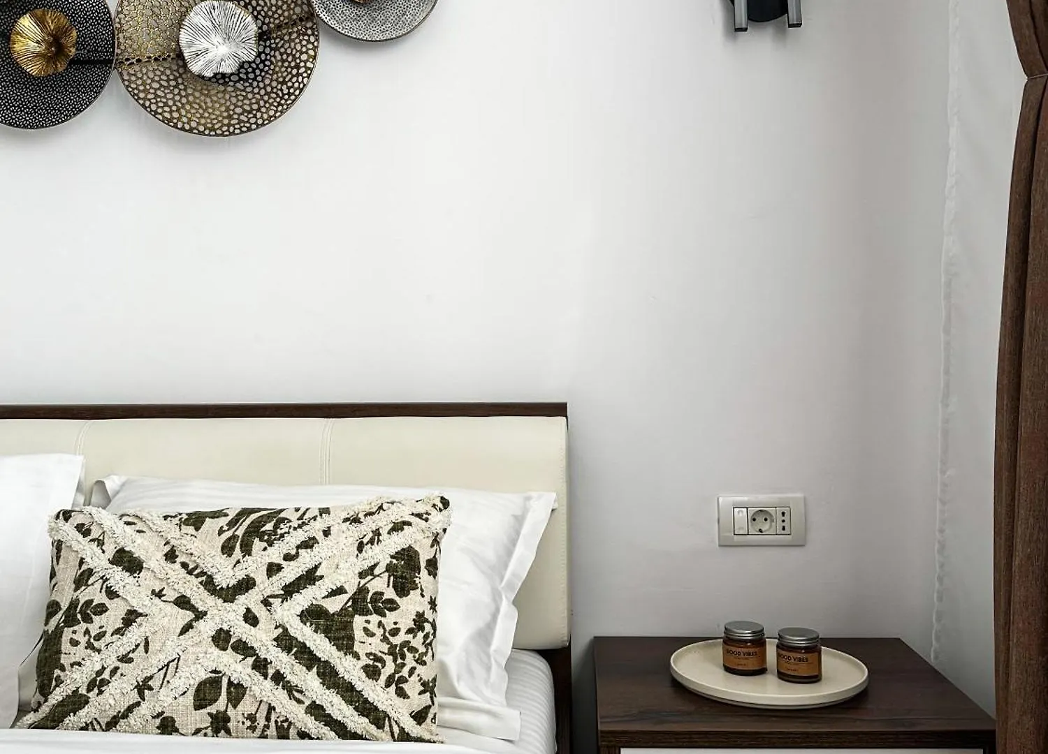Carol In Woodland Central Studio Bucharest Apartment